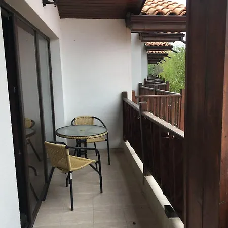 Ваканционна къща The White 7