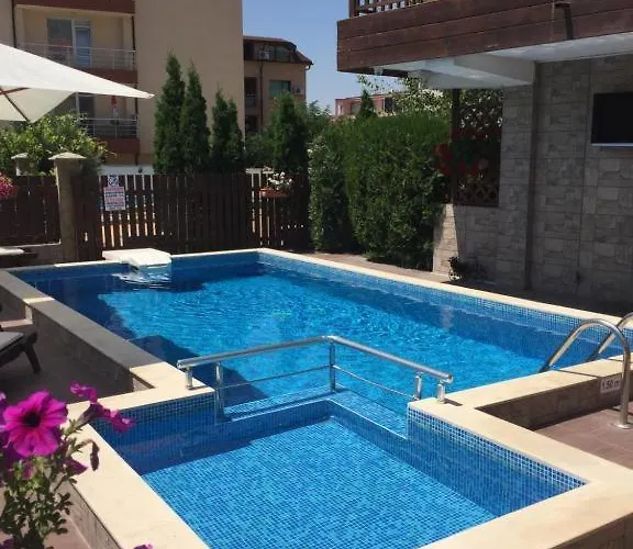 Holiday home The White 7 *