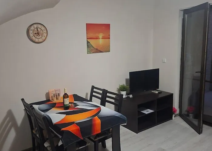 Holiday home The White 7 *